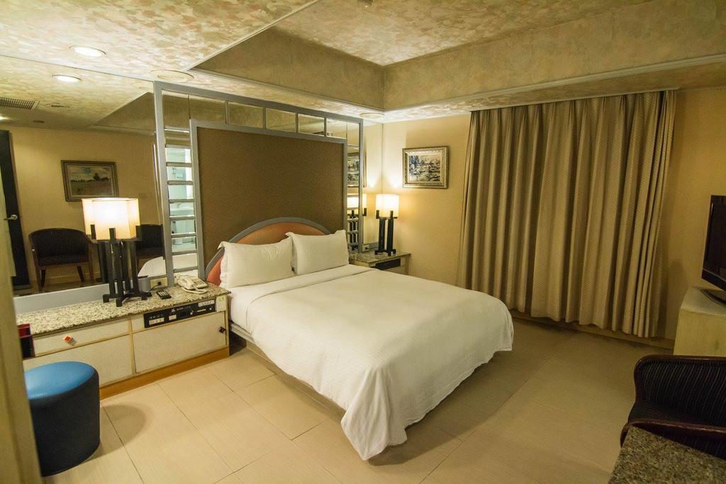 Katherine Plaza Hotel Гаосюн Екстер'єр фото