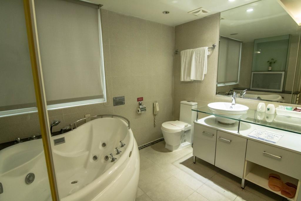Katherine Plaza Hotel Гаосюн Екстер'єр фото